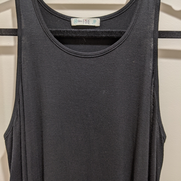 love, FIRE Overlapping Back with Sharkbite Hem Top - Picture 3 of 8